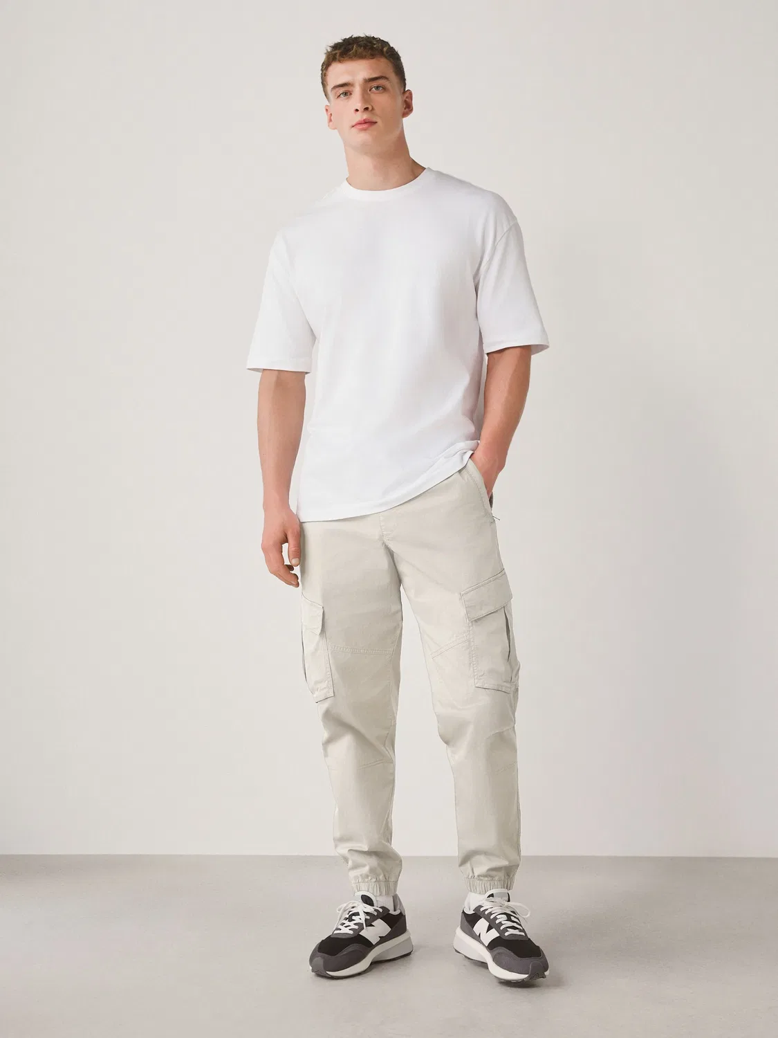 Брюки карго Regular Tapered Fit Next, Bone — фото 2