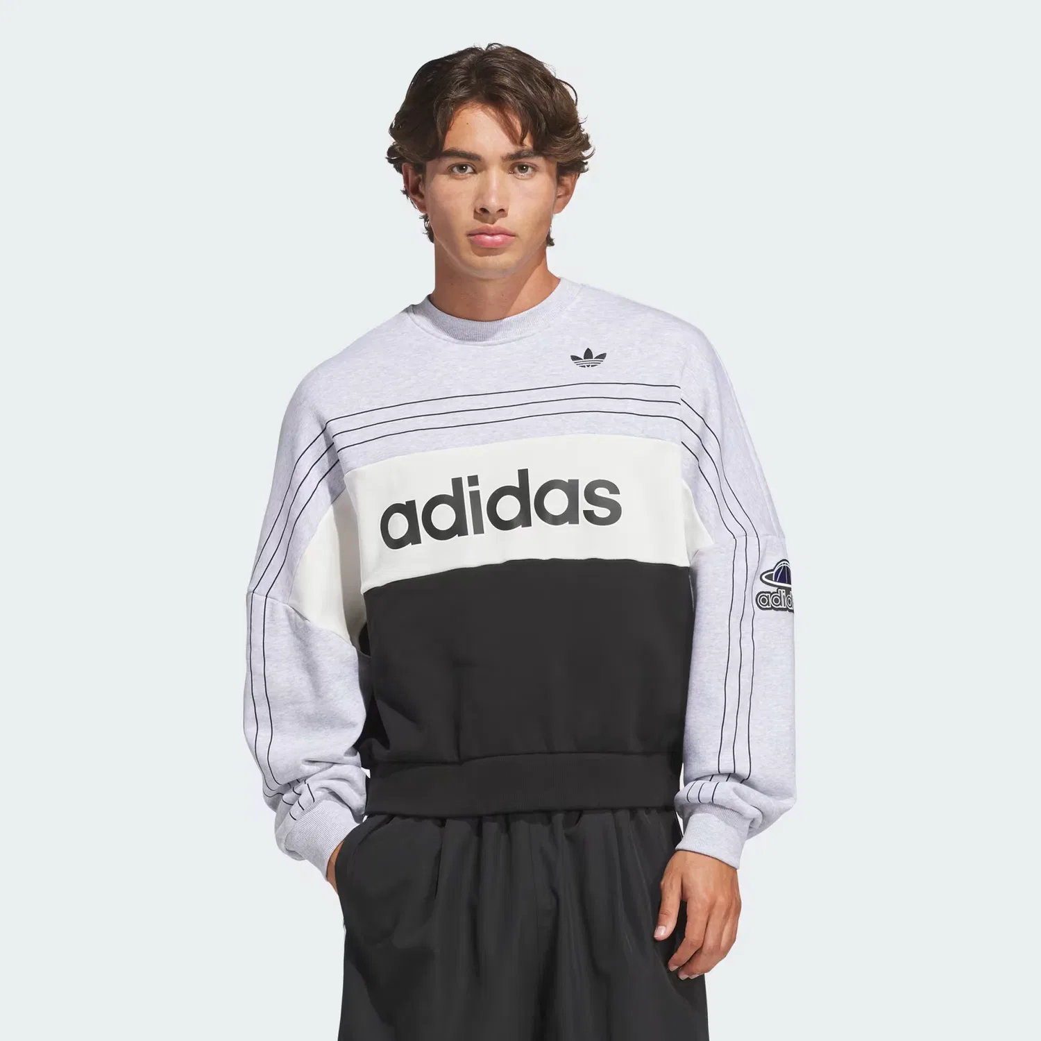Свитшот унисекс оверсайз Varsity Crewneck Adidas Originals, светло-серый меланж/белый/черный — фото 3