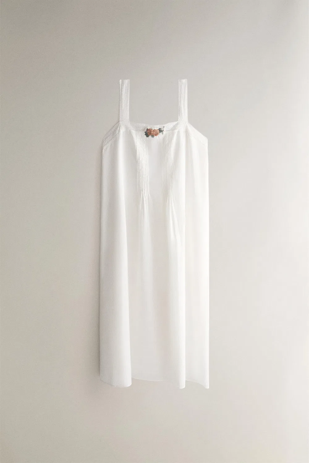 Хлопковая ночная рубашка с цветочным принтом и складками ZARA, Oyster-white