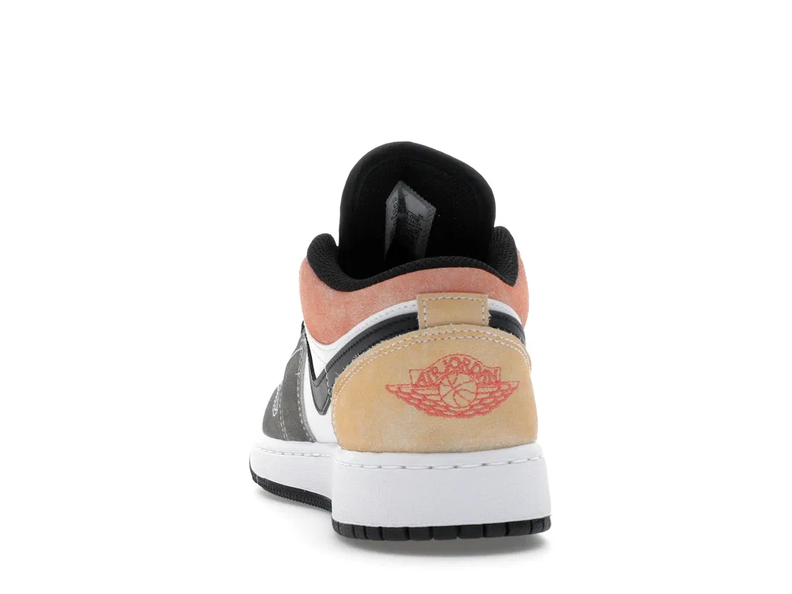 Детские кроссовки для мальчиков с низким верхом Jordan 1 Low SE Jordan, Black/Magic Ember/Sundial/White — фото 4