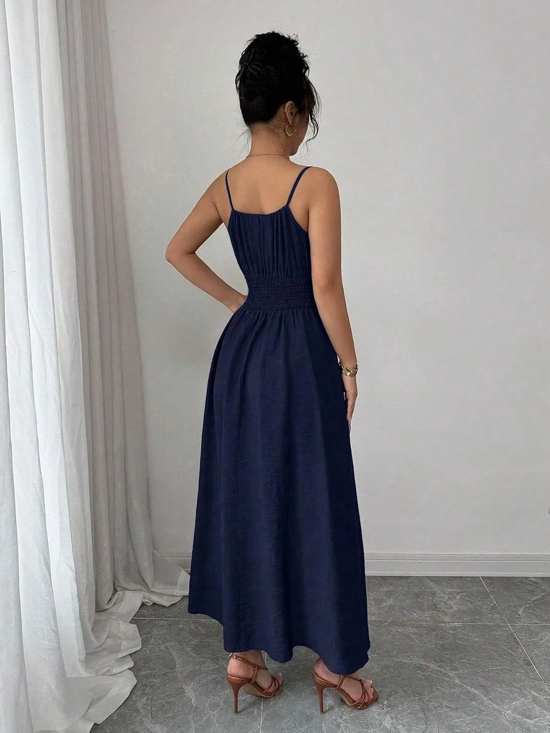 Женское повседневное платье на бретелях с высокой талией Navy Blue — фото 2