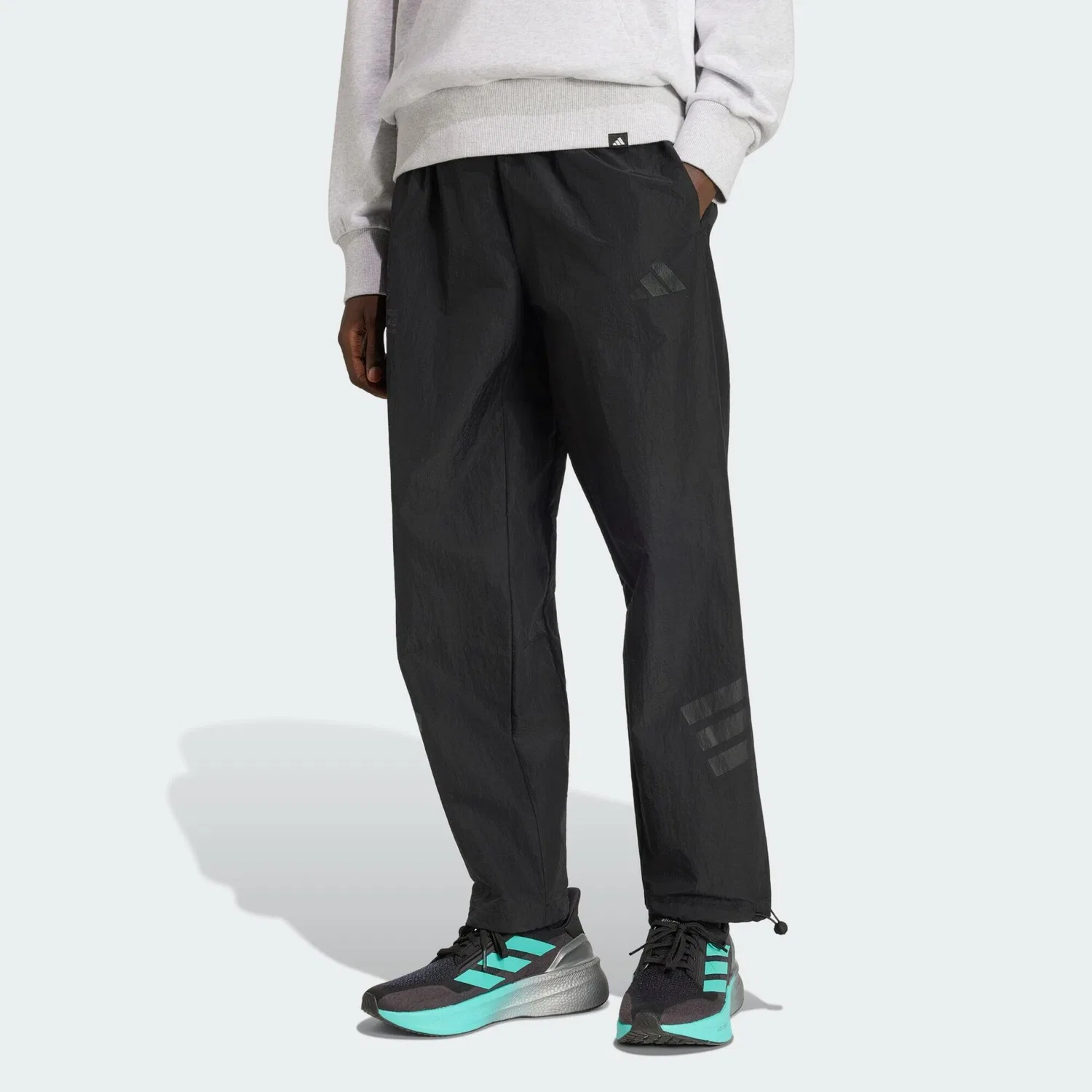Мужские спортивные штаны с технологией Wind.Rdy Mercedes-AMG Petronas Formula 1 Team Night Webhose Adidas, Schwarz