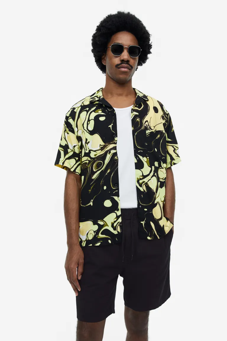 

Хлопковые шорты regular fit H&M, черный