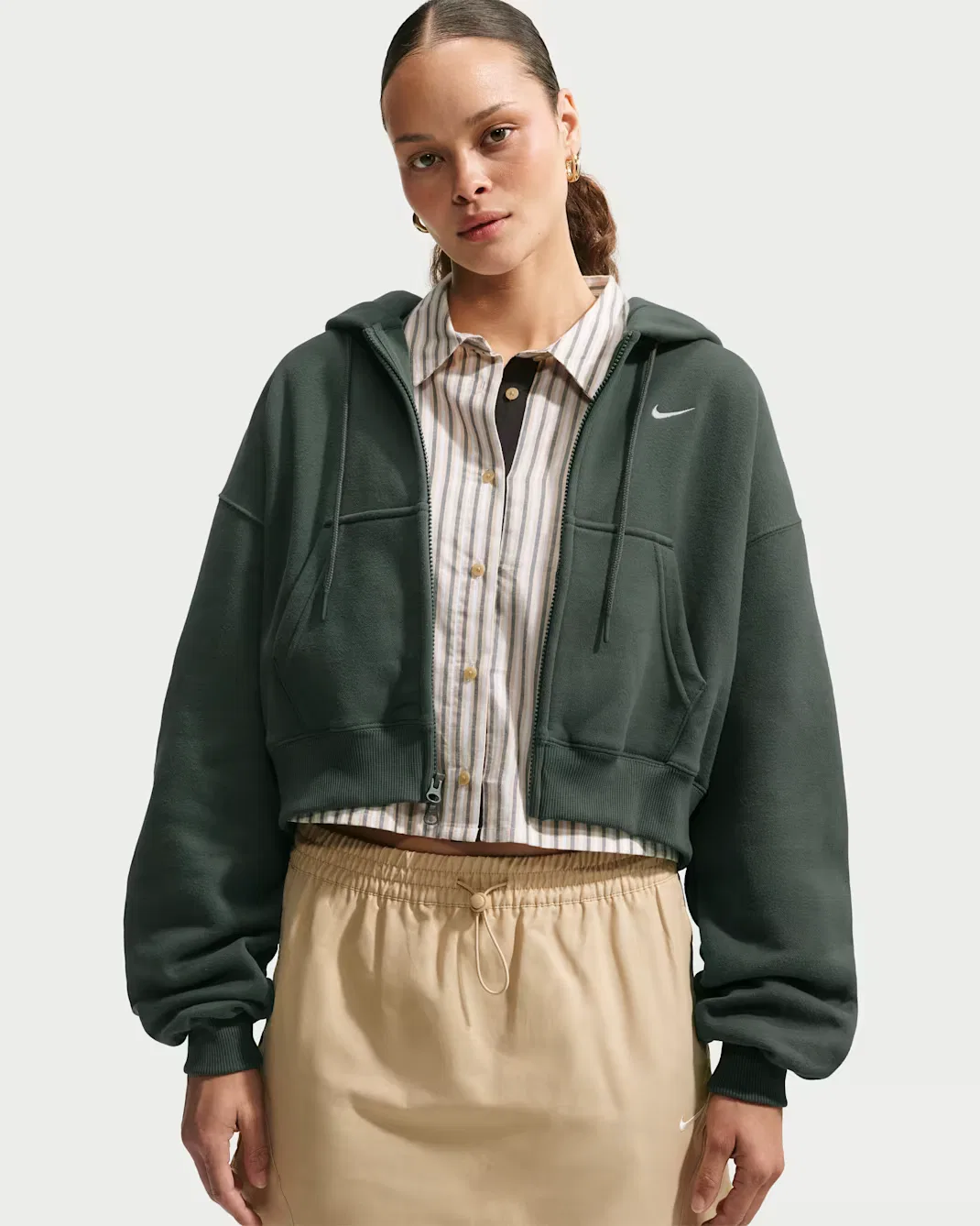 Женская укороченная толстовка оверсайз на молнии Nike Studio Fleece Medium Weight, Camo Green/Sail