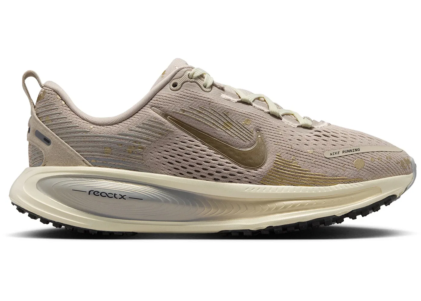 Детские кроссовки для бега Nike Vomero 18 Nike, Cream Ii/Coconut Milk/Light Smoke Grey/Metallic Gold Grain