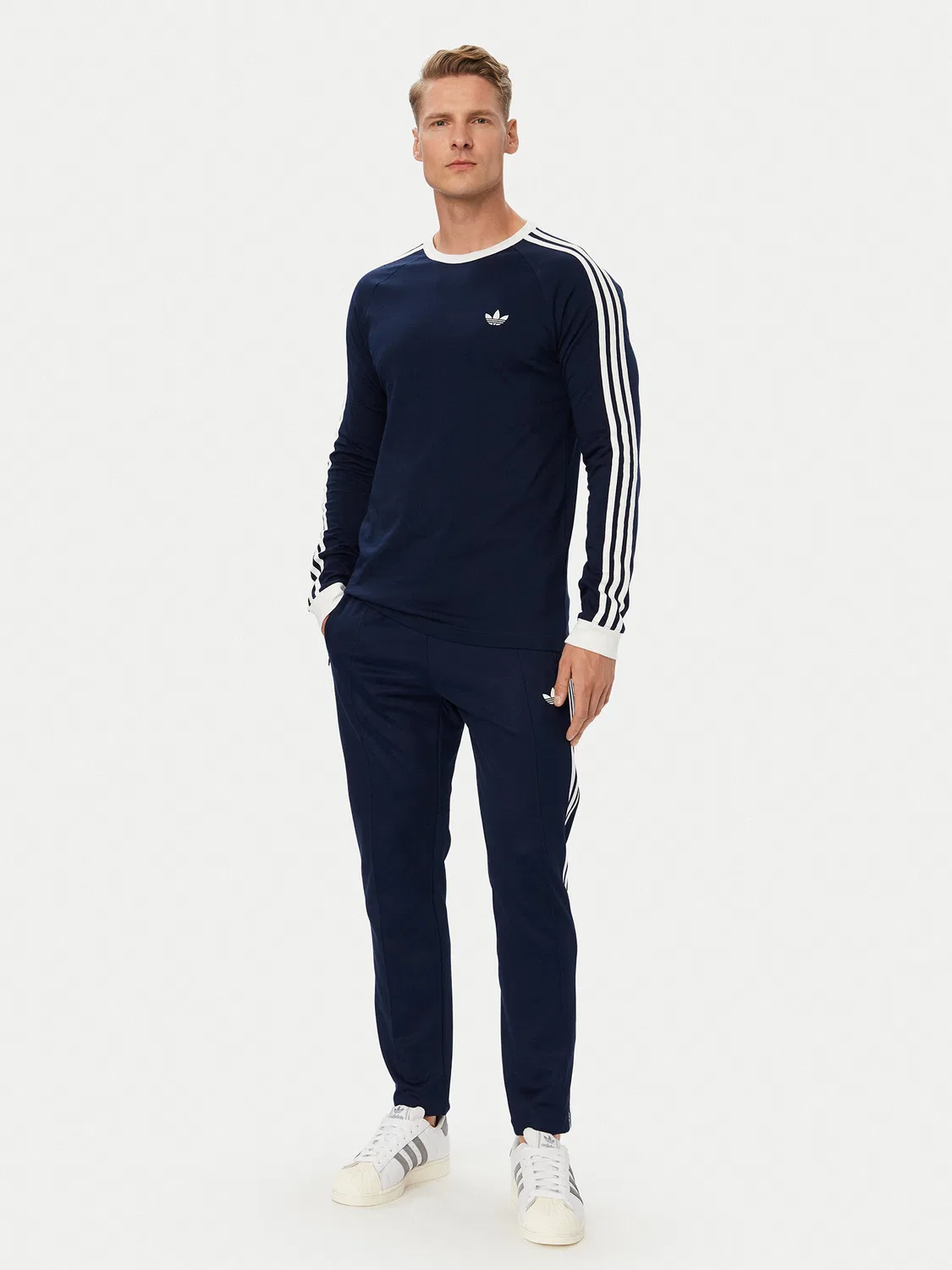Мужской лонгслив стандартного кроя Adidas, темно-синий — фото 2