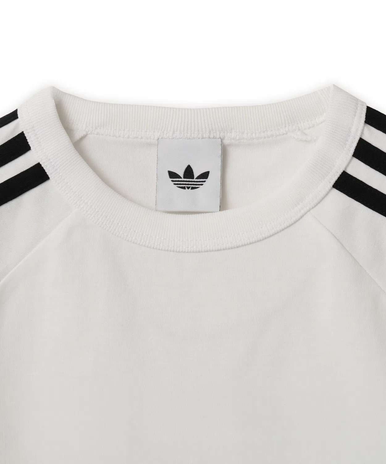 Женская футболка с U-образным вырезом, облегающего кроя Adidas SST Baby Tee, Белый — фото 3