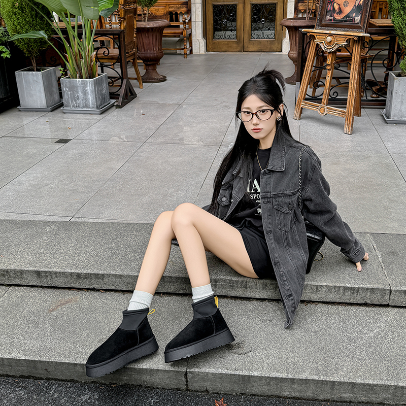 Yeezyy Reezy Тёплые короткие зимние сапоги женские - чёрные, цвет Black — фото 2