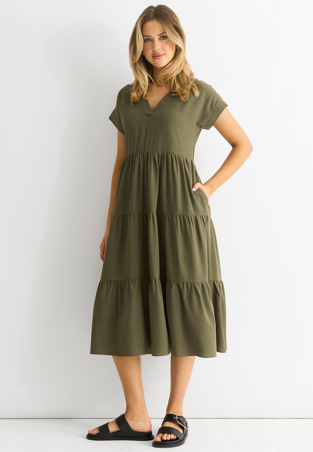 

Повседневное платье V NECK GINI LONDON, хаки