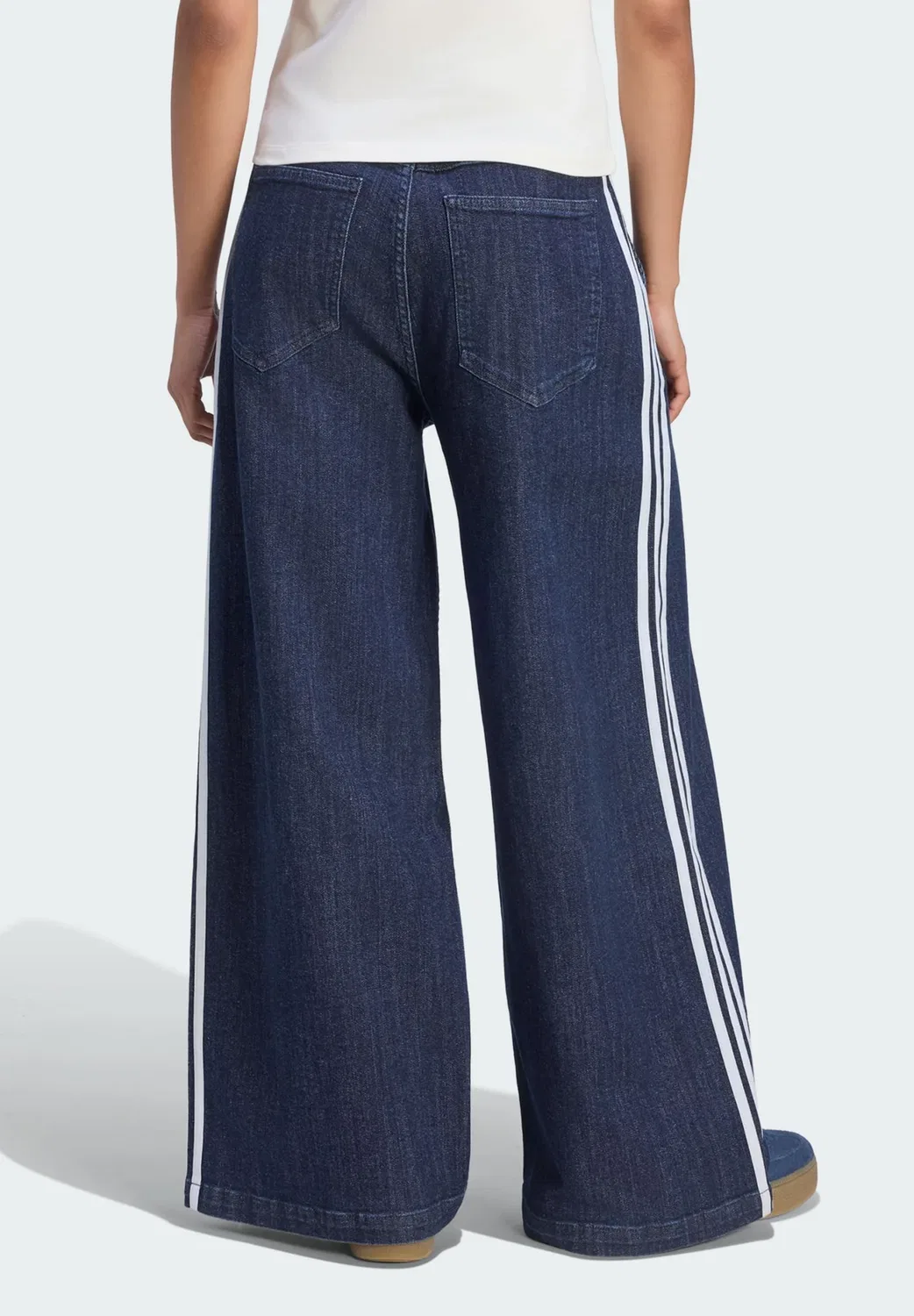 Широкие ноги Adidas Originals, Indigo Denim — фото 2
