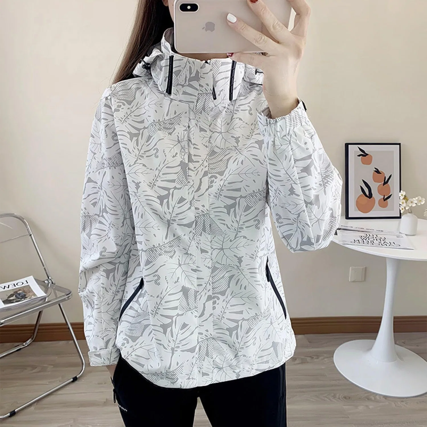 Женская ветрозащитная куртка с принтом Maple Print, Beige — фото 2