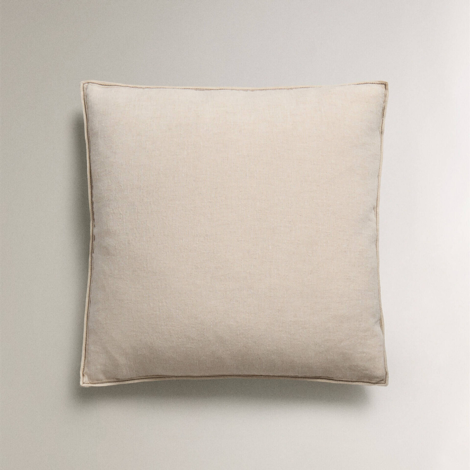 

Чехол на подушку Zara Home Contrast Topstitching, 45х45 см, светло-бежевый