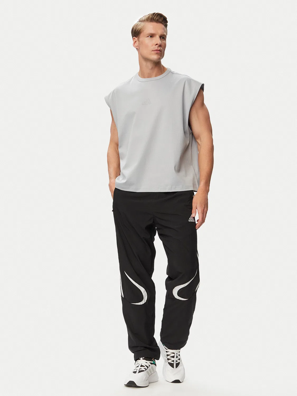 Мужская майка свободного кроя Soft Lux Adidas, серый — фото 2