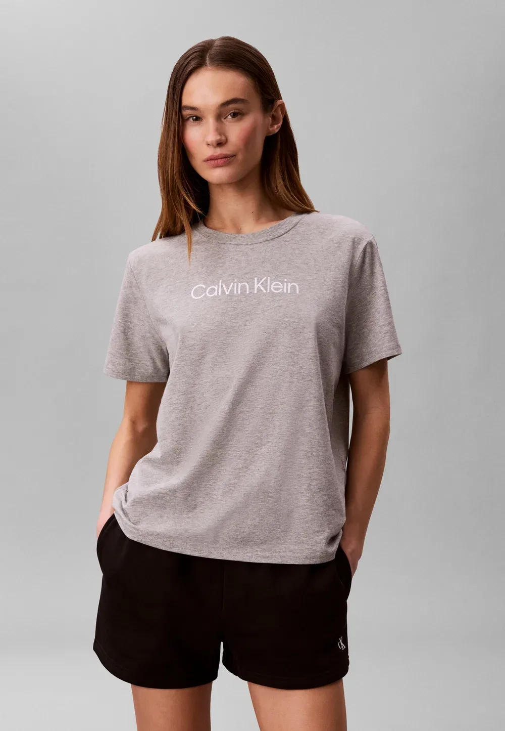 Обычная футболка для поездок на работу - футболка с принтом Calvin Klein, Grey Heather