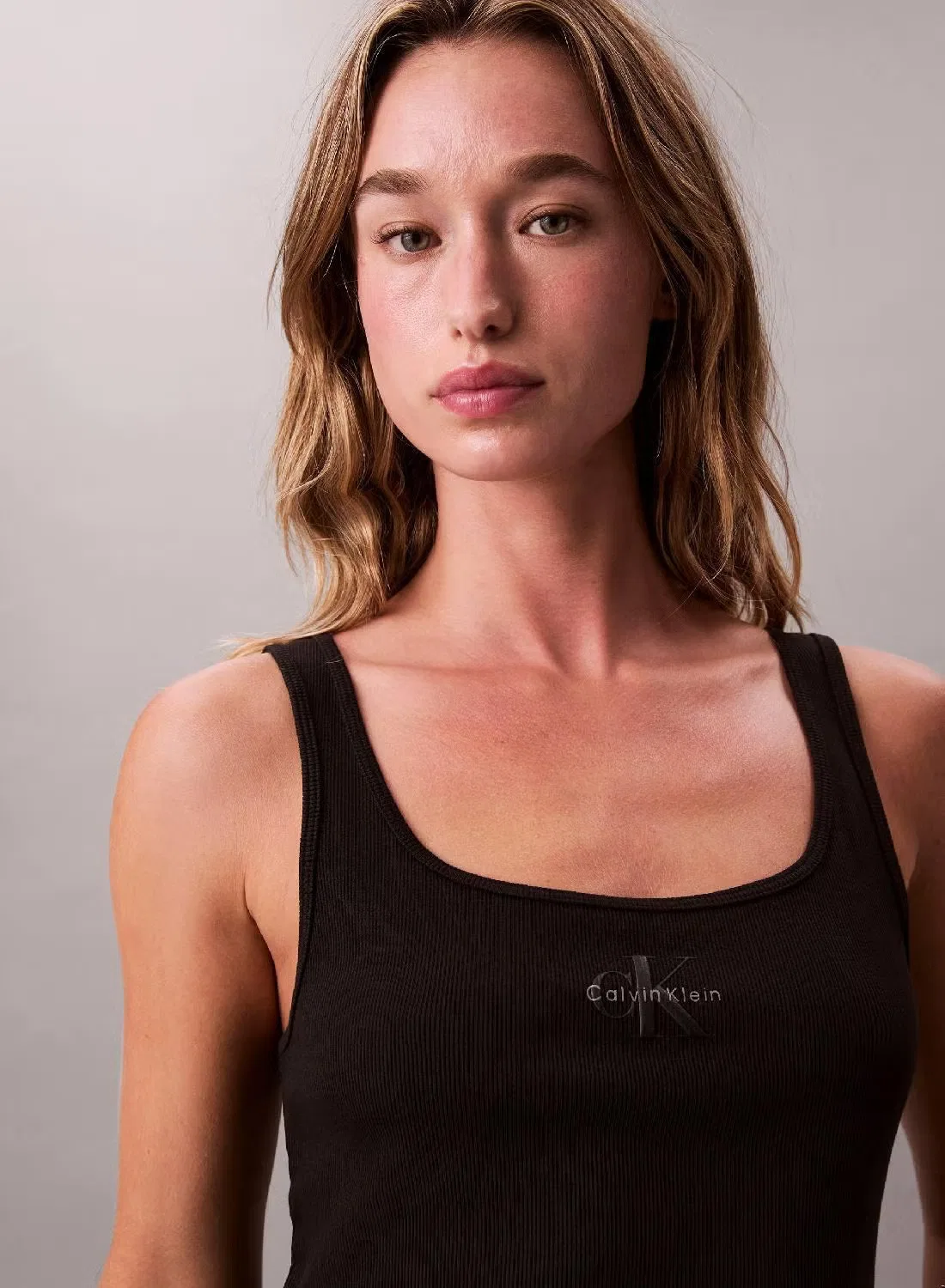 Майка с тонкой рубчатой текстурой Calvin Klein, черный — фото 2