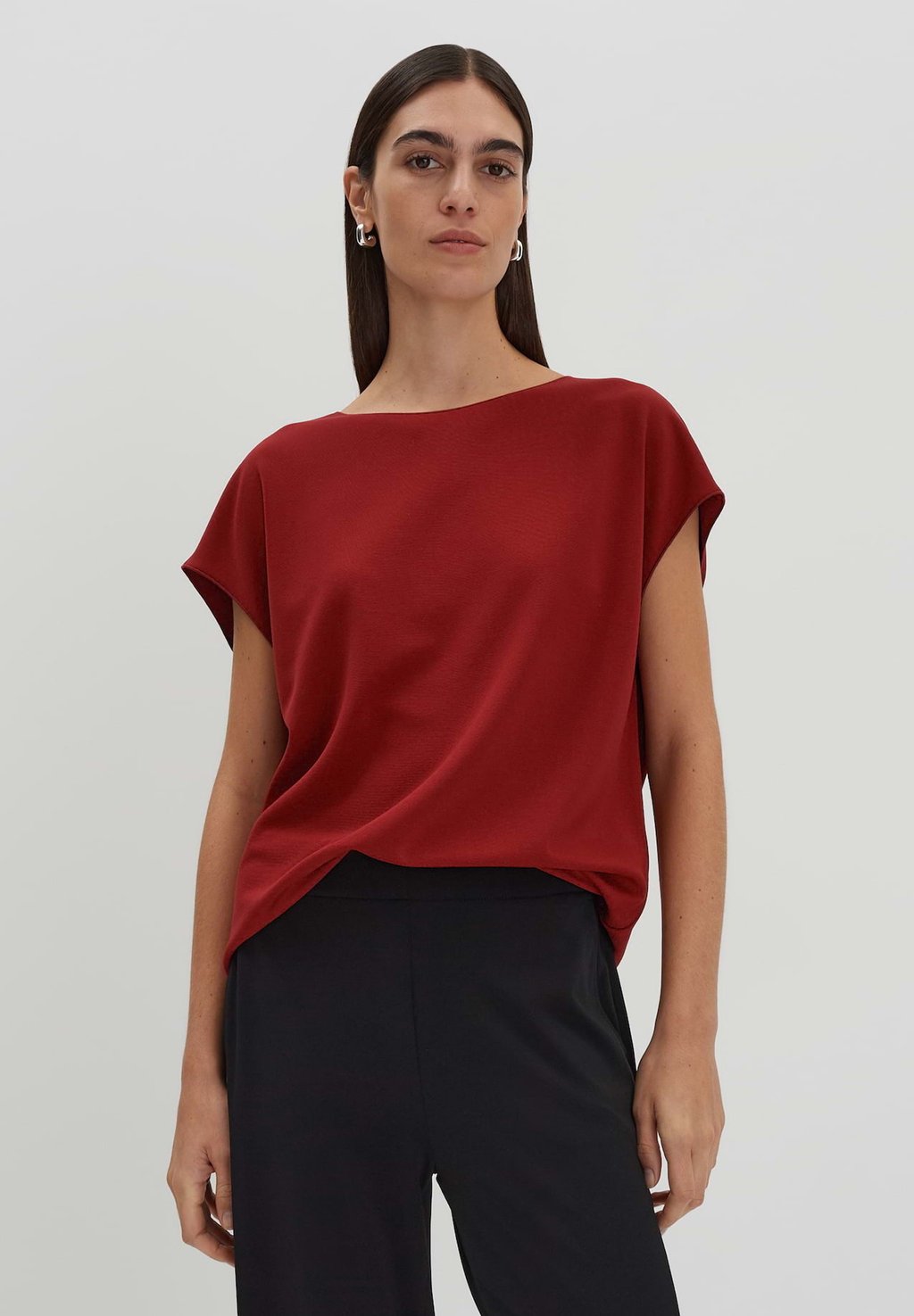 

Базовая футболка REGULAR FIT someday., красный