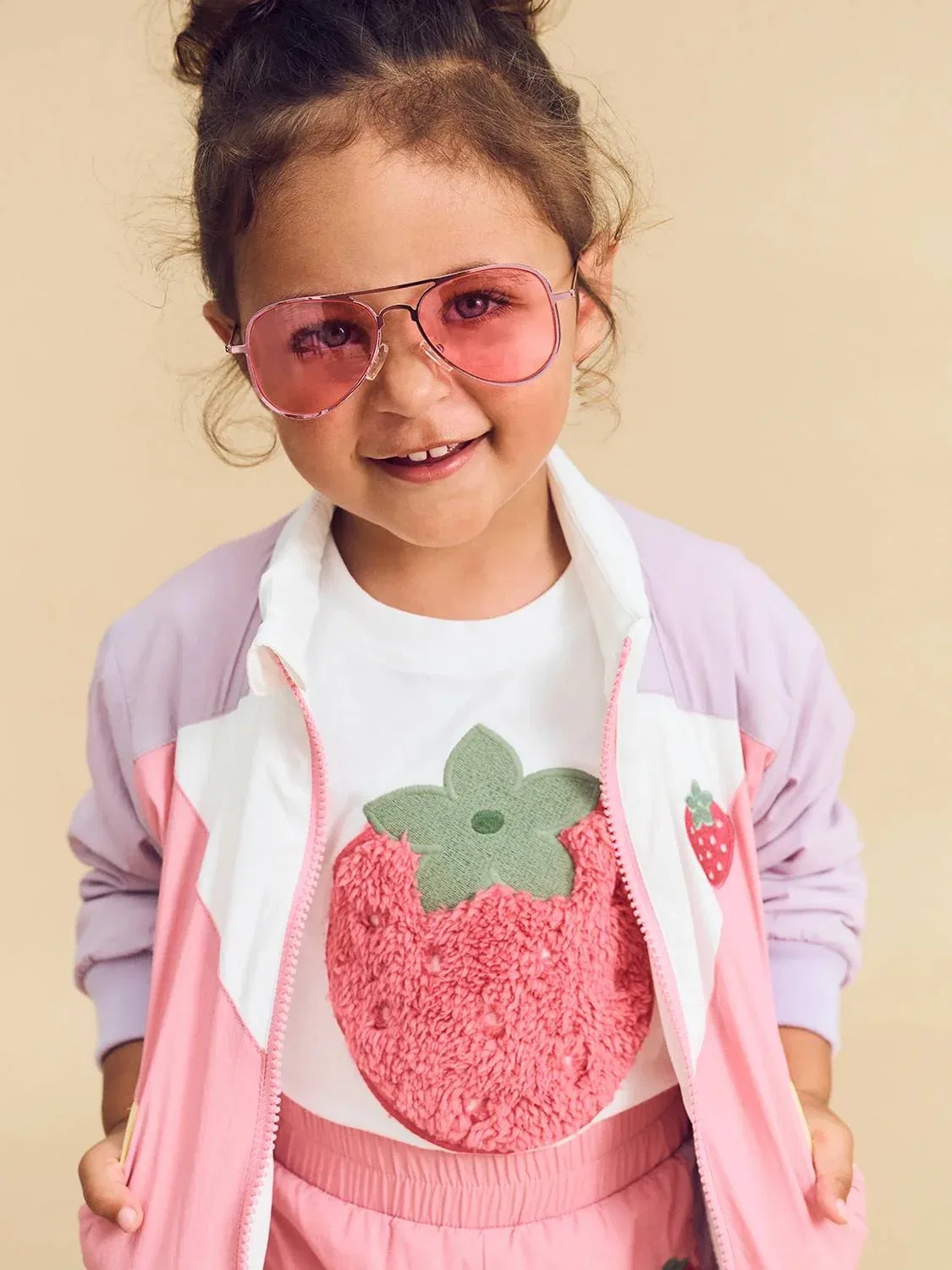 Детская куртка-ветровка с аппликацией Strawberry Windbreaker Huxbaby, Pink Multi — фото 3