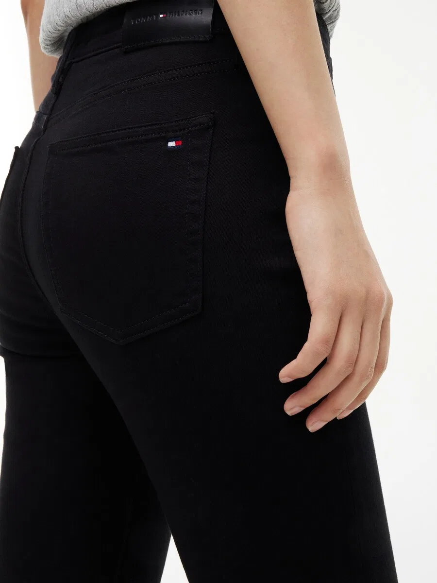 Узкие джинсы TOMMY HILFIGER 'COMO' из черного денима — фото 3