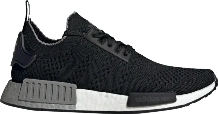 

Кроссовки Adidas NMD_R1 Primeknit 'Two Tone Boost - Black', черный