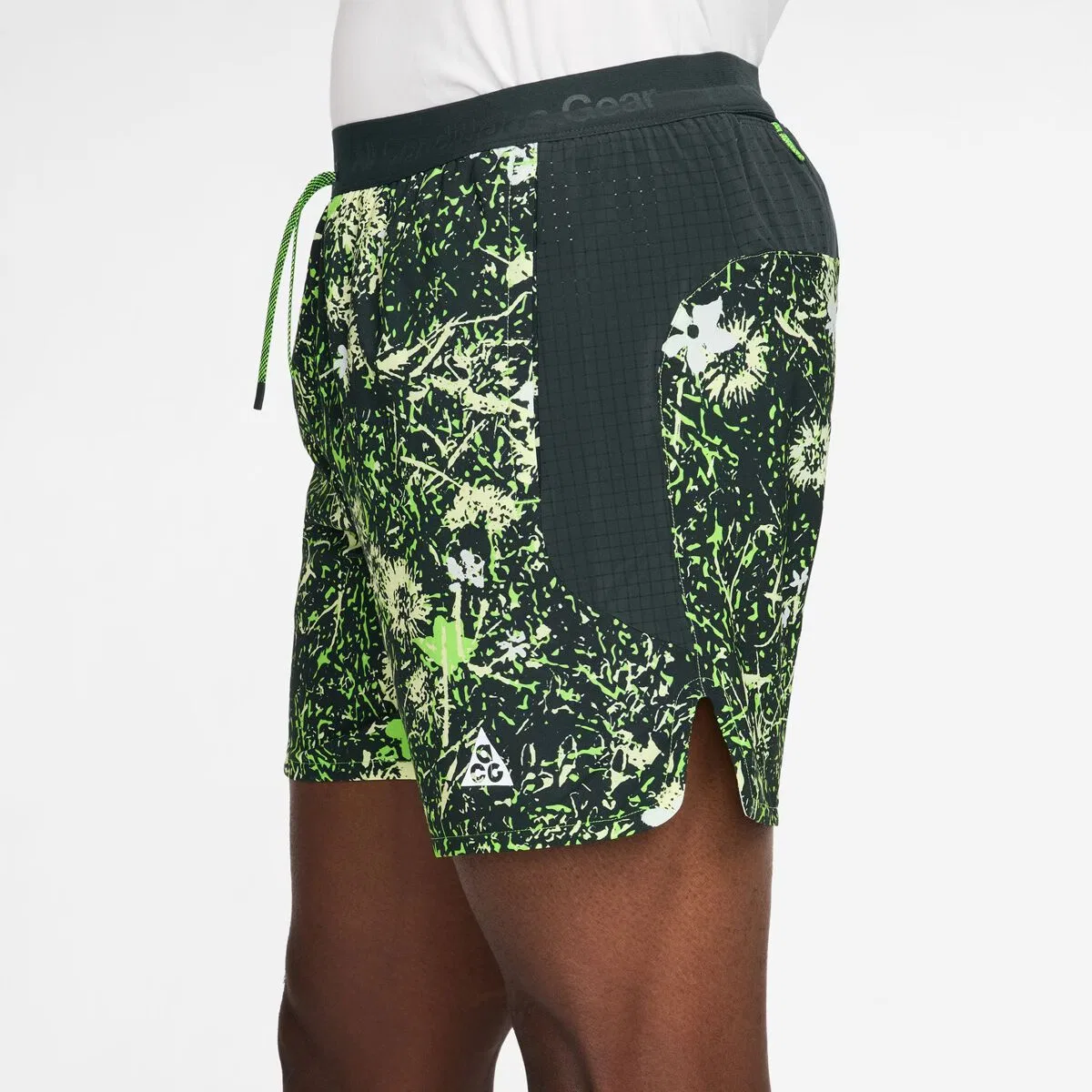 Мужские шорты для бега с принтом Nike ACG Dri-FIT Second Sunrise 6in AOP, Mean Green/Black Spruce/Summit White — фото 3