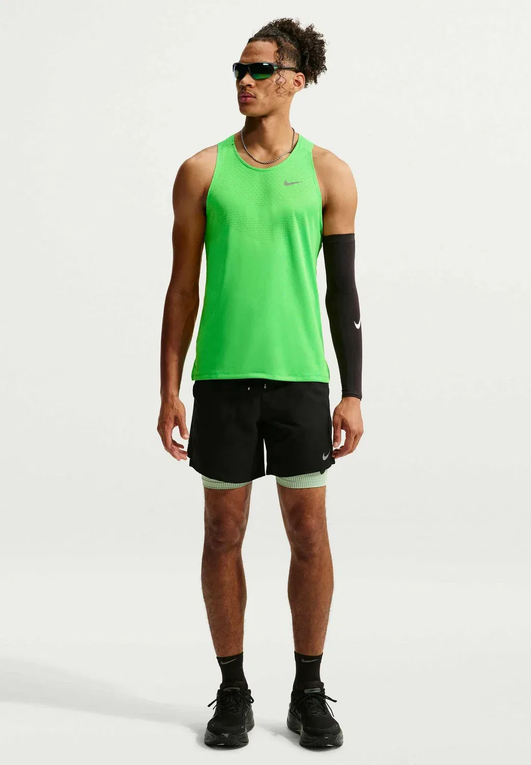 M nk dfadv stride tank - top Nike Performance, Green Spark