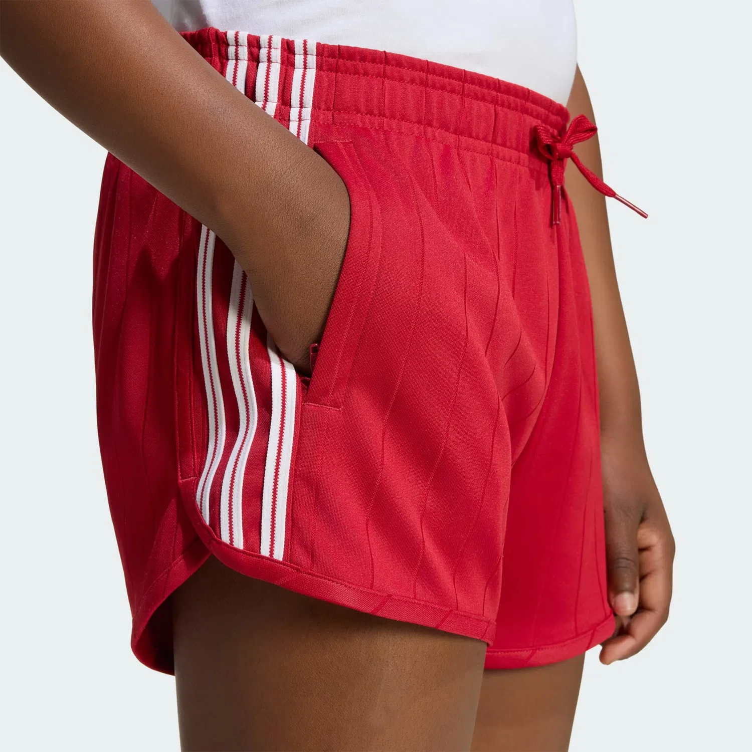 Свободные шорты Adidas Originals красного цвета — фото 4