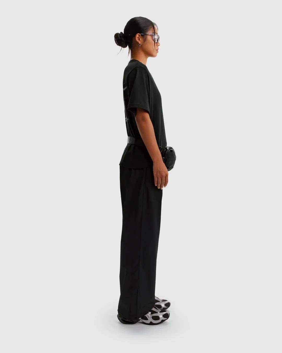 Женская футболка свободного кроя с принтом на спине Nike Sportswear Classic IM6412-010, Black — фото 2