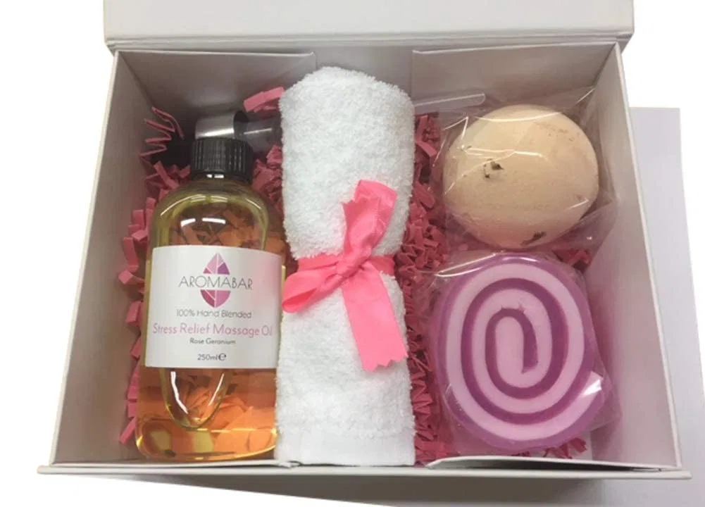 Aromabar Набор для подарка: массажное масло Rose Geranium 250ml, бомбочка для ванны Bath Blaster 160g, мыло 90g, аромабар — фото 2