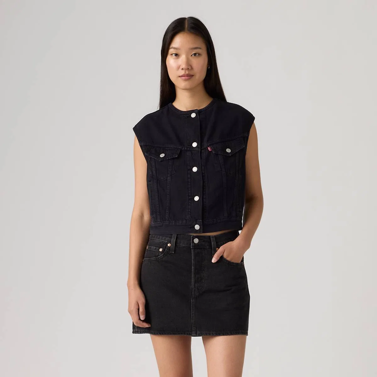 Укороченный жилет без воротника в стиле 90-х Levi's, None Your Business Stone - Black — фото 3