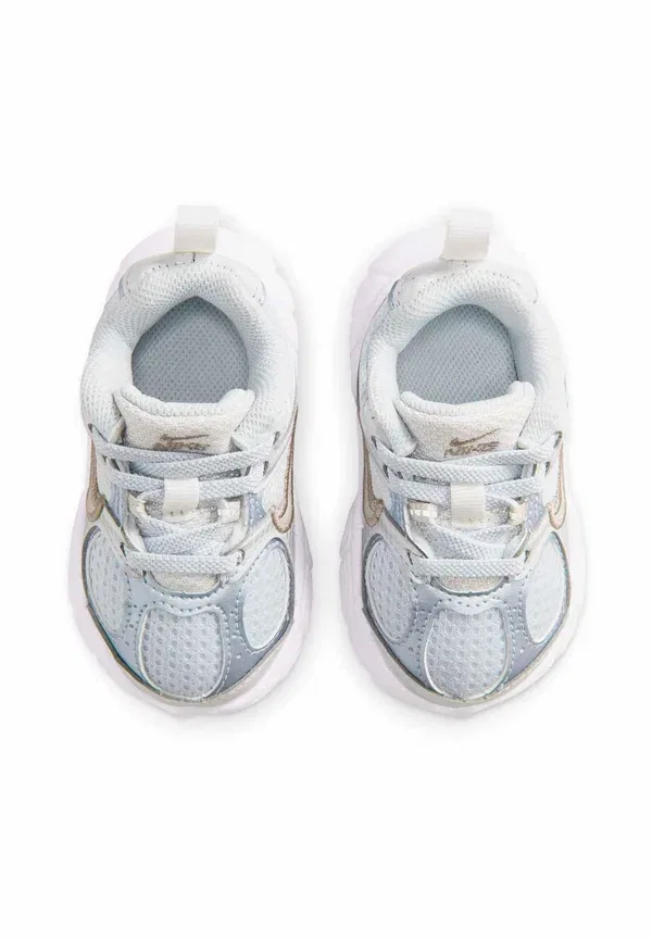 Кроссовки с текстильным верхом Nike Sportswear Aura Platinum, Tint Taupe Haze, Moon Particle, коричневый — фото 3