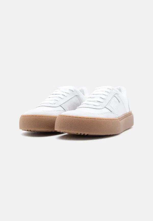 Кроссовки из телячьей кожи Trainers Mm6 Maison Margiela, белый — фото 2