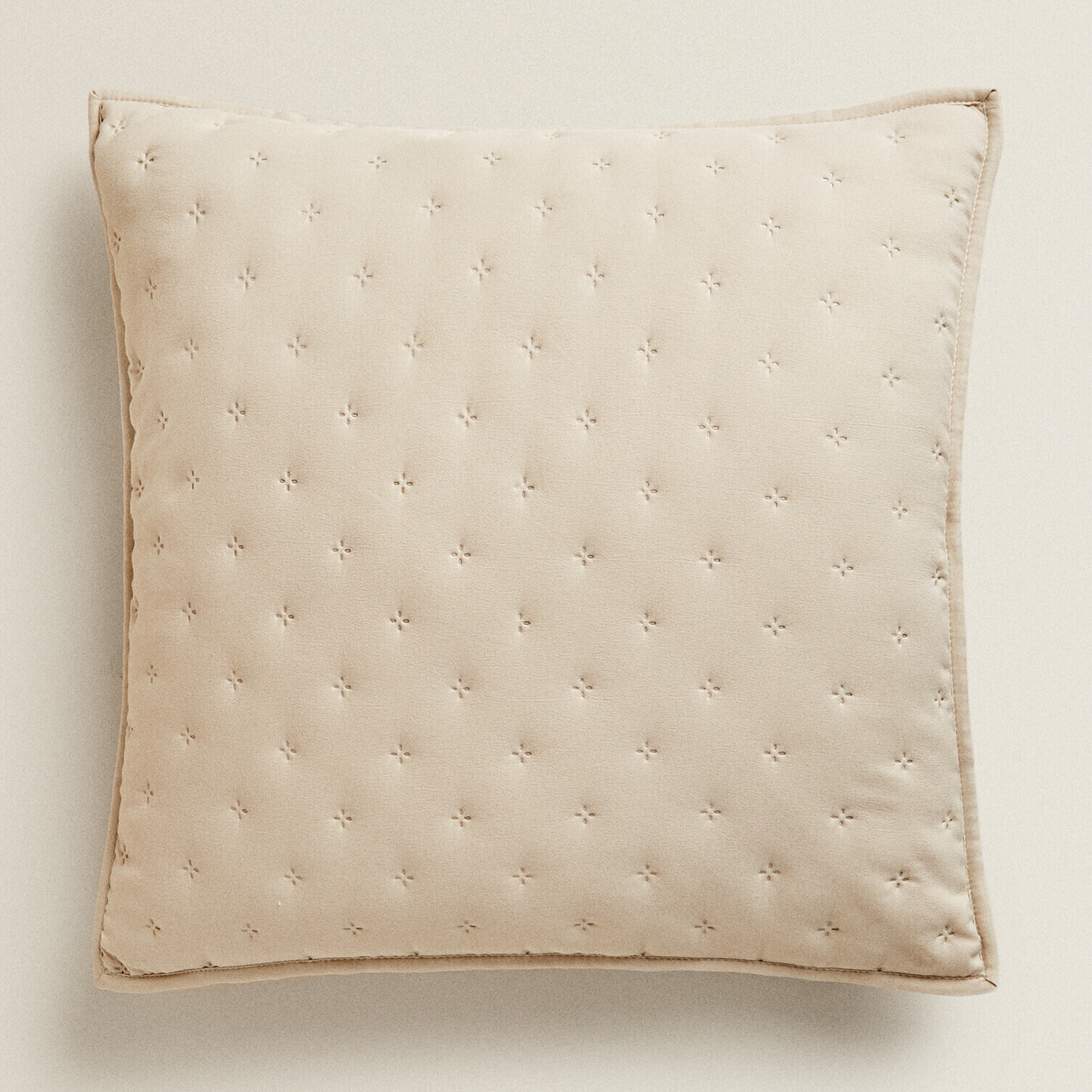 

Чехол для подушки Zara Home Quilted Dotted, бежевый