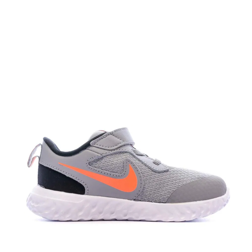 Детские кроссовки для мальчиков с шнуровкой Revolution 5 (Psv) NIKE, Grey Smoke Grey Orange — фото 2