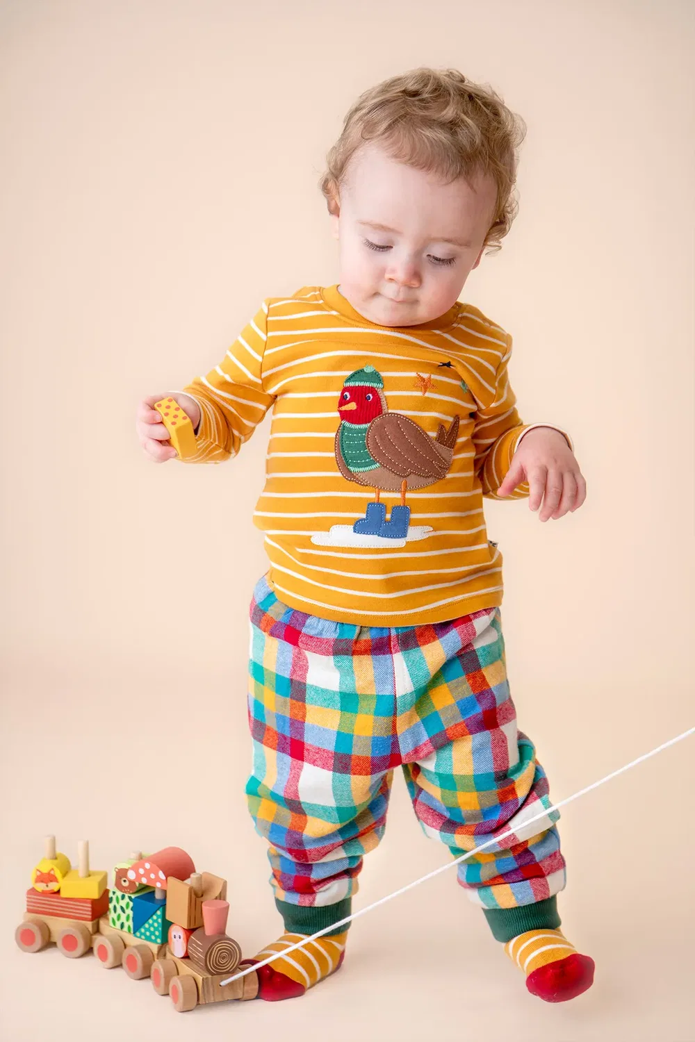 Детская футболка с аппликацией Discovery Frugi, Yellow — фото 2