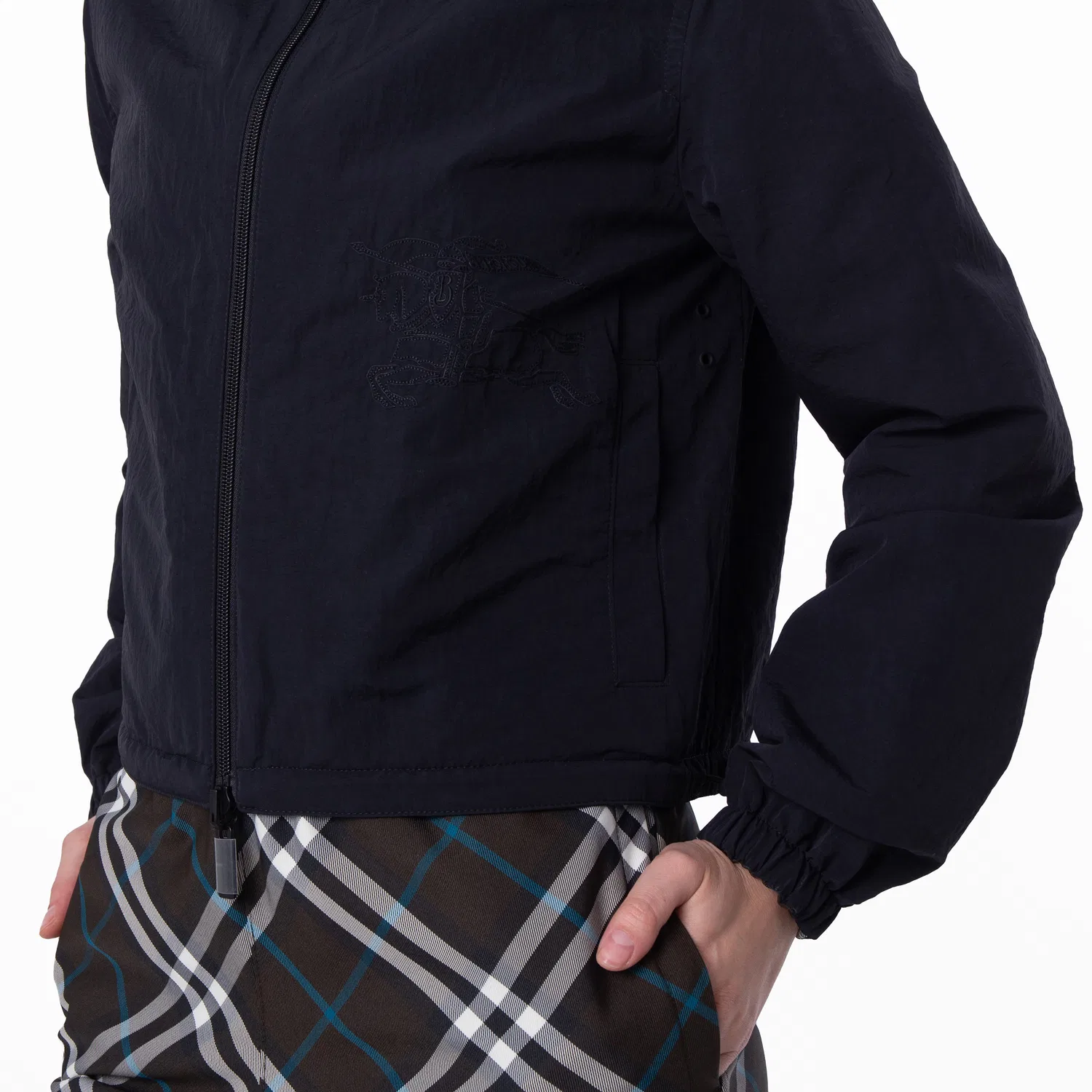 Куртка-бомбер укороченная двусторонняя Reversible Cropped Check Jacket Burberry, Snug Ip Check — фото 4