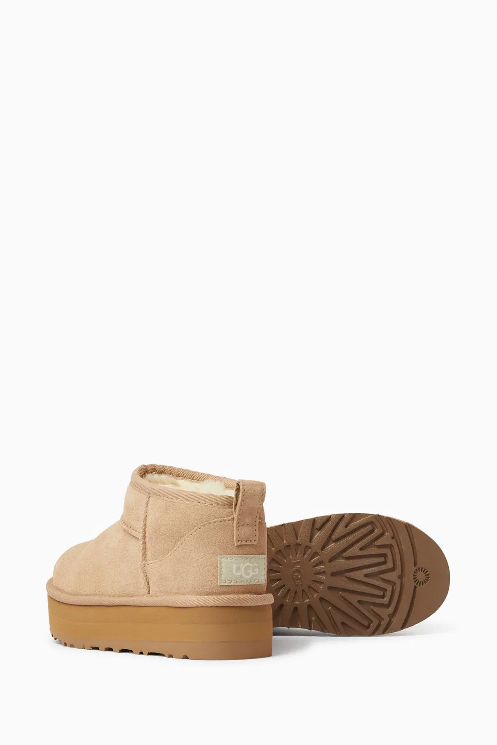 Ботинки на платформе из замши Classic Ultra Mini UGG, нейтральный — фото 2