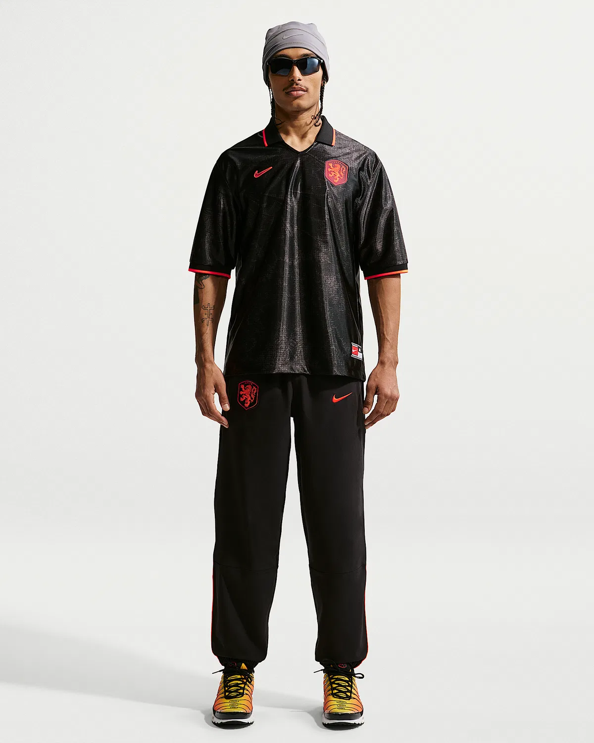 Мужская футболка Nike Dri-FIT с коротким рукавом Netherlands Energy, Black/Hyper Crimson/Hyper Crimson — фото 4