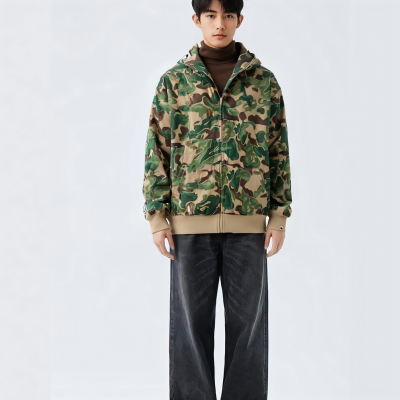 Футболка с камуфляжным принтом и акульим капюшоном на молнии A BATHING APE, зелёный GRX — фото 4