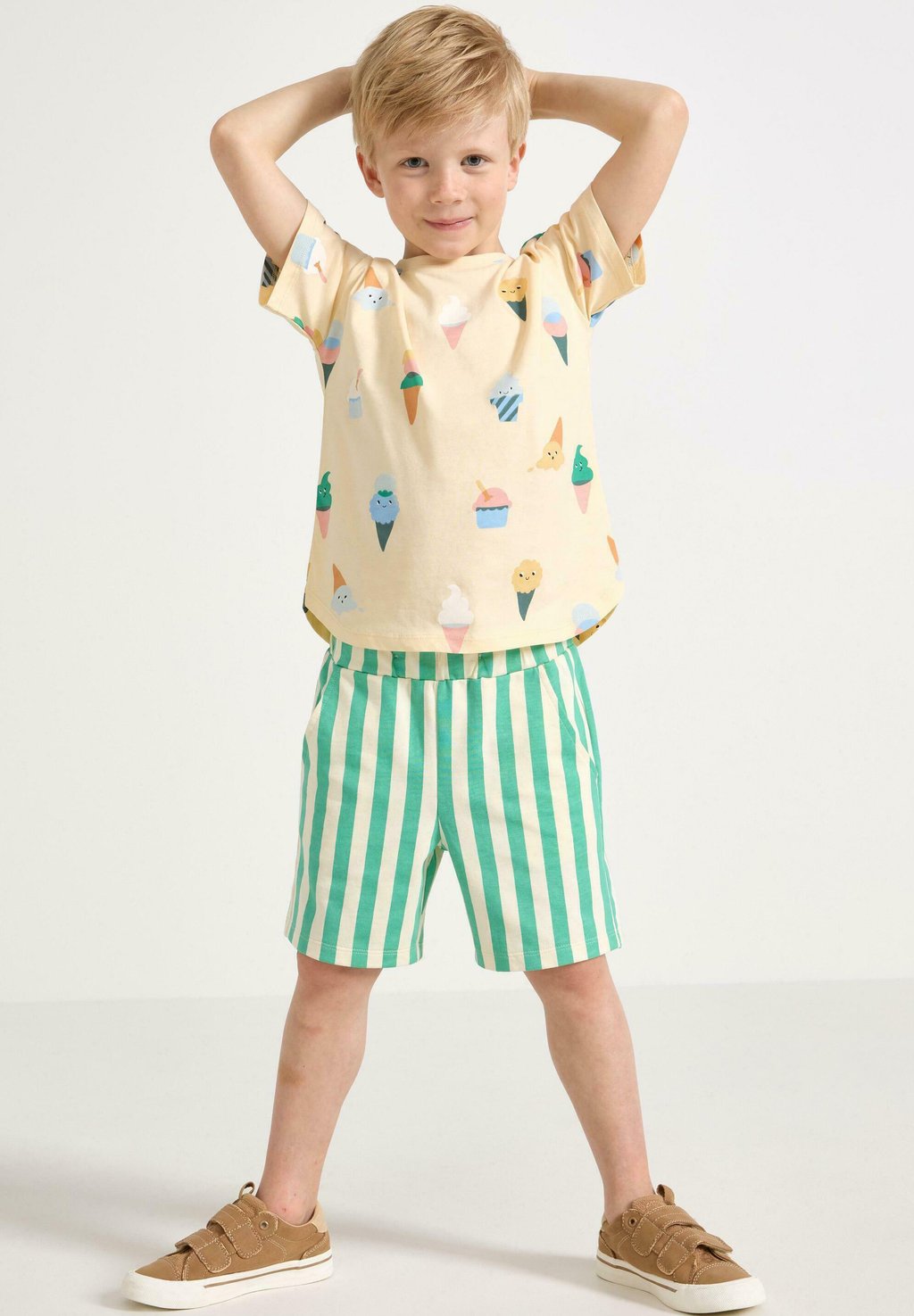 

Шорты Pantaloni sportivi Lindex, белый