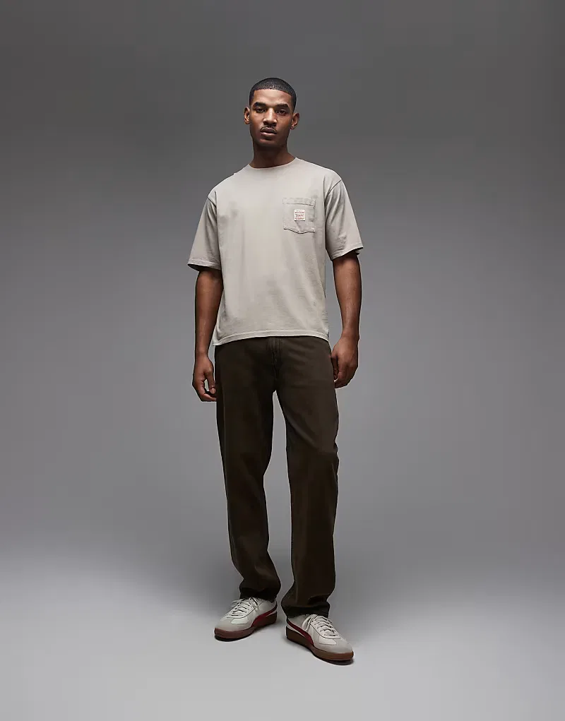 Рабочая футболка Levi's с карманом, бежевый — фото 2