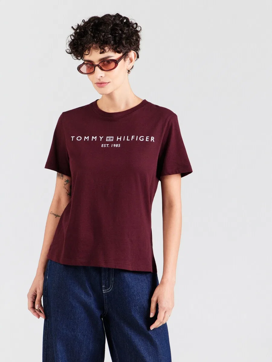Футболка TOMMY HILFIGER винно-красного цвета — фото 2