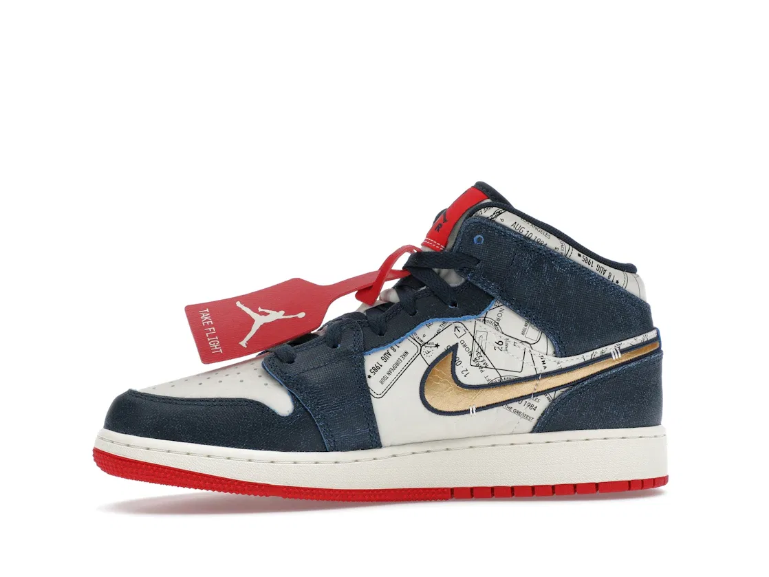Детские кроссовки Lifestyle с принтом Jordan 1 Mid SE Jordan, Armory Navy/Metallic Gold/Pale Ivory/Sport Red/Black — фото 3