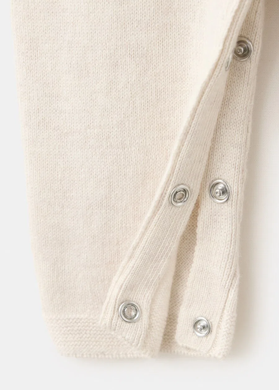 Детский комбинезон MANGO KIDS Regular Overalls 'DUNGAREES BREST3' бежевого цвета — фото 4