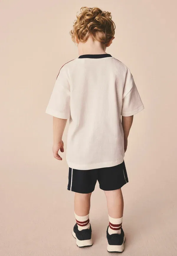 Комплект из футболки и шорт, хлопок, Regular fit - short sleeve t-shirt and shorts set, Next, Navy White Sporty, белый/темно-синий — фото 2