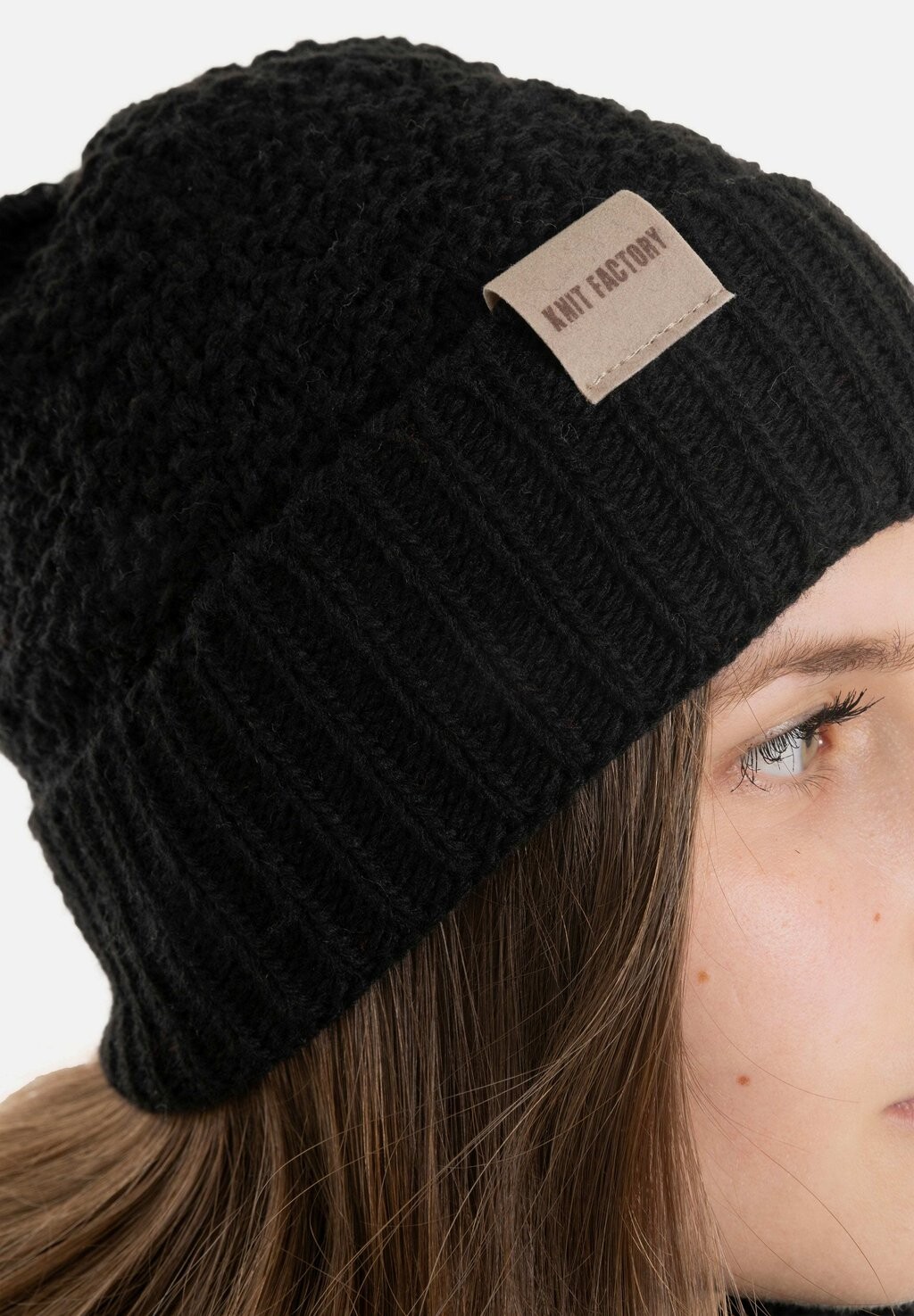 

Шапка HAZE Knit Factory, черный