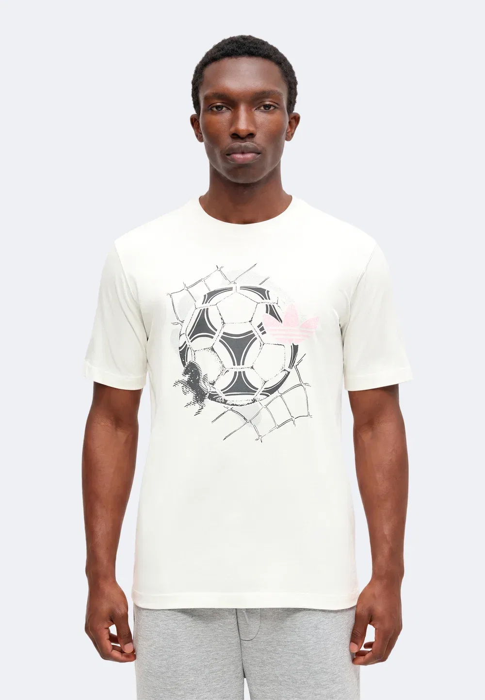 Сезонная графика туринского «Ювентуса» - клубная форма Adidas Originals, Core White