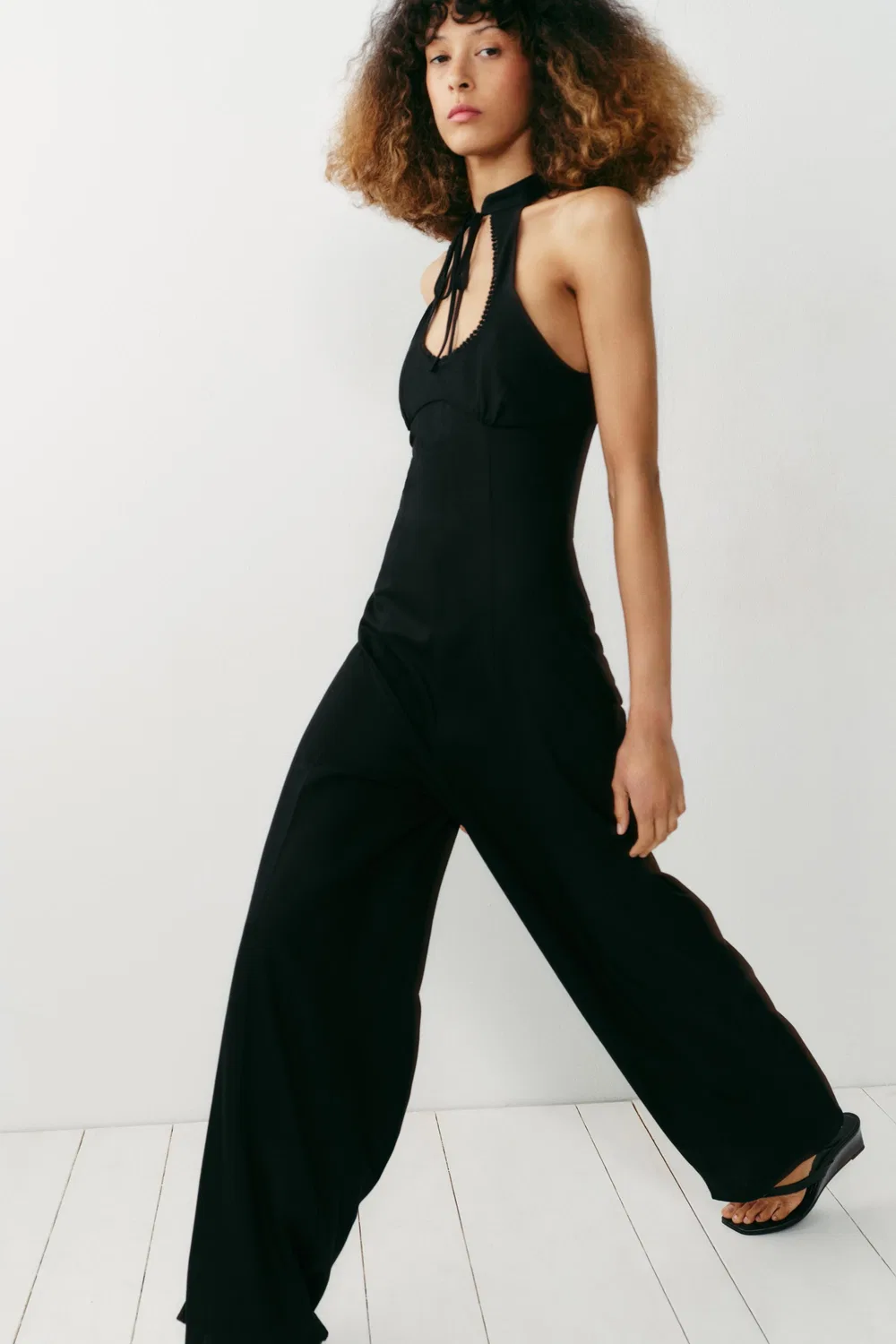 Комбинезон с широкими штанинами и завязками на шее из смеси льна ZARA, Black — фото 3