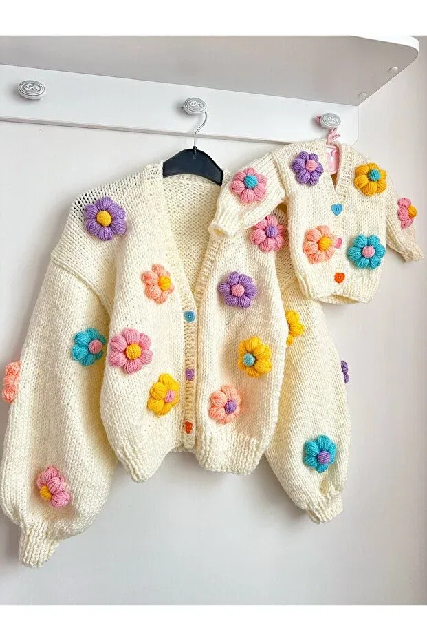 Детский кардиган с цветочным принтом Hand knitted mother and girl combined flowery Emakrome, Cream