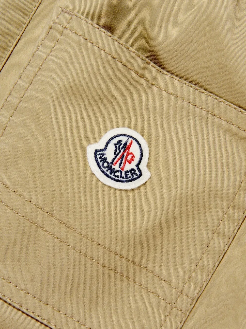 Брюки хлопковые из габардина Kids Cotton Gabardine Trousers Moncler, Cognac — фото 3