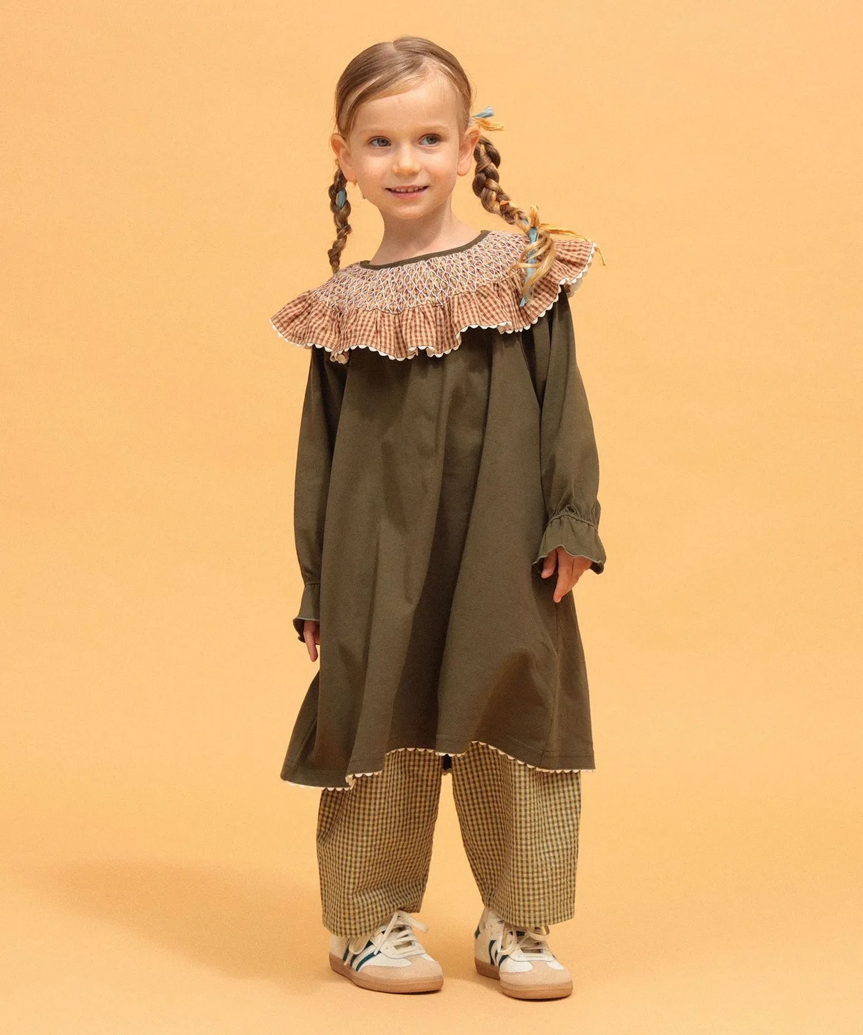 Детское платье для девочек с воланами и вышивкой Smocking Frill Collar Kodomo Beams, Olive
